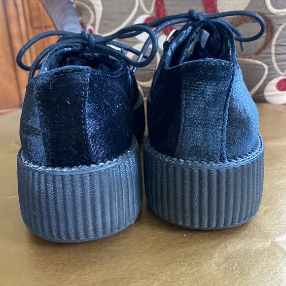 TUK VELVET ROSE SHOES - Picture 6 of 8